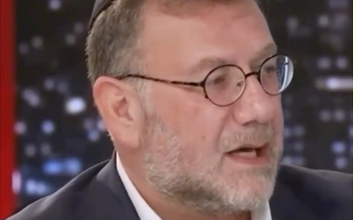 אבריימי קרויזר באולפן (חיתוך רוחבי)