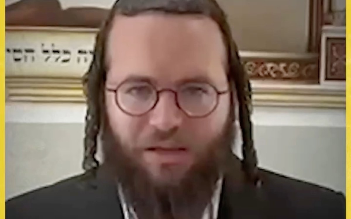 מוטי לייטנר בתלמוד תורה בבית שמש — מתוך סרטון הקמפיין