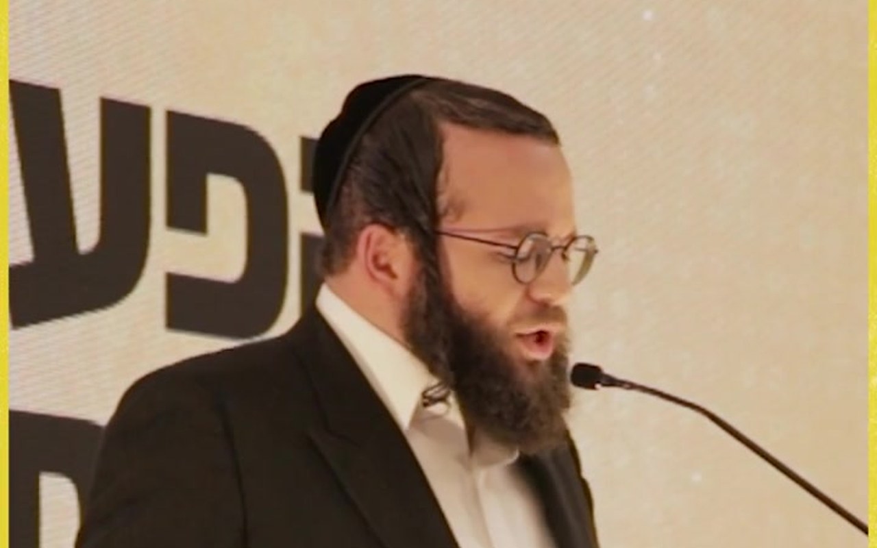 מוטי לייטנר נואם באירוע ההשקה — מתוך הסינק לעמוד-החדשות